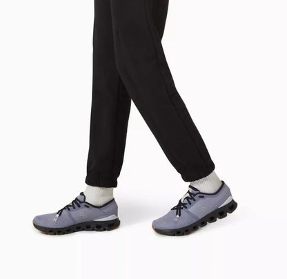 On Cloud X 4 “Feather | Black”