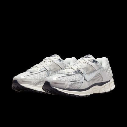NIKE Zoom Vomero 5 “Metallic Silver