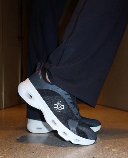 On Running Cloudsolo LOEWE Black
