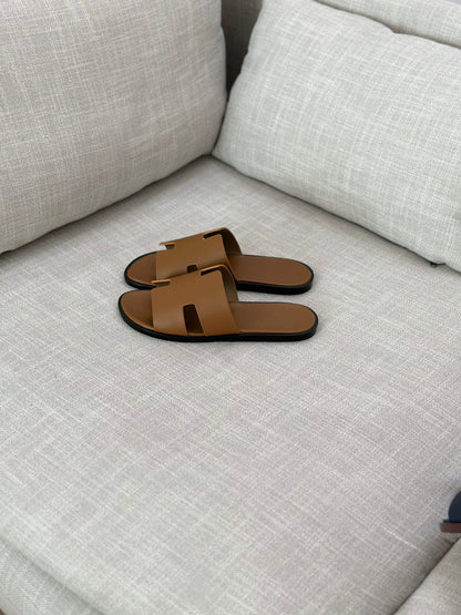 Hermès Izmir Sandal (Gold / Tan)