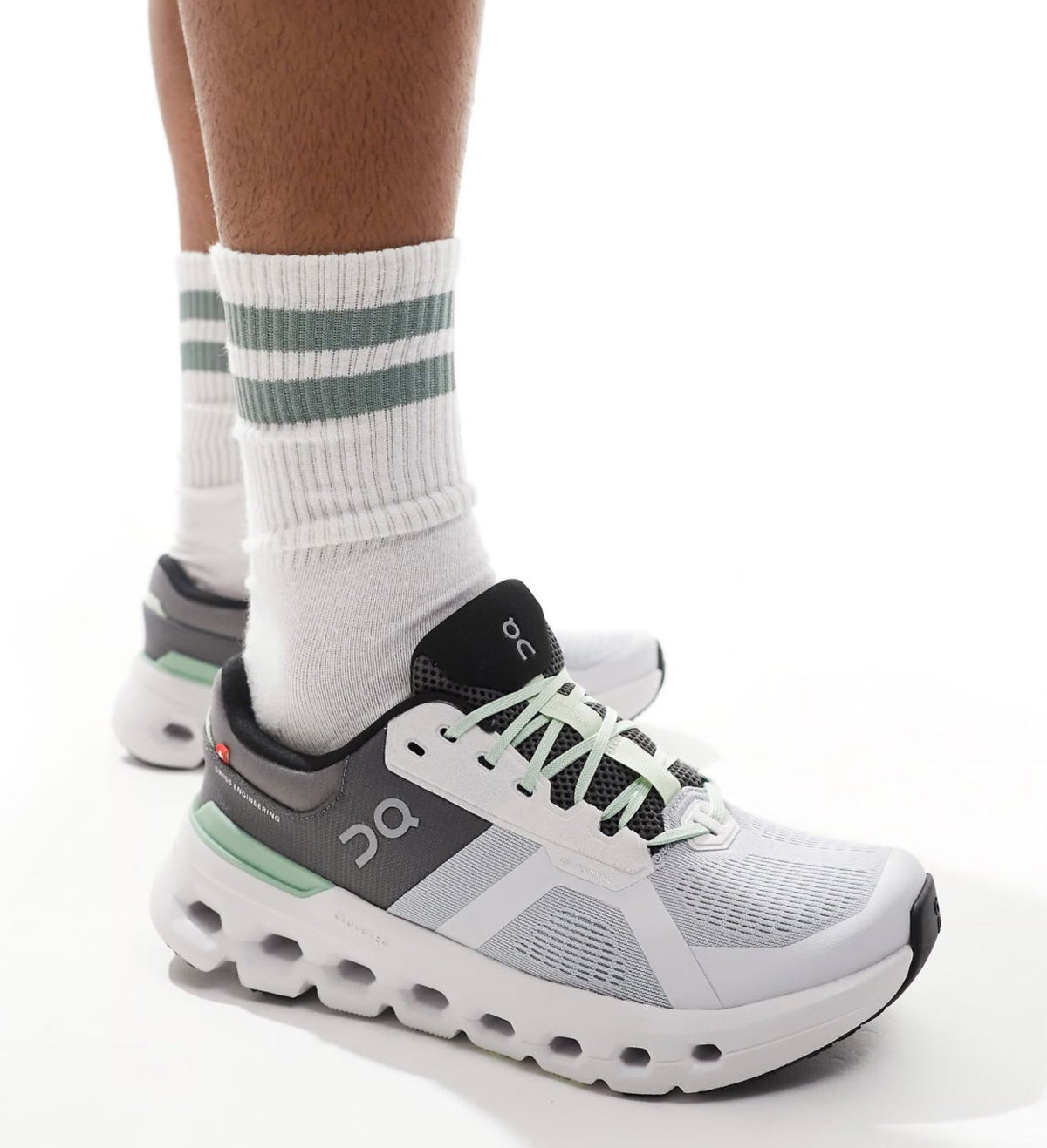ON Cloudrunner 2 ‘grey and sage’